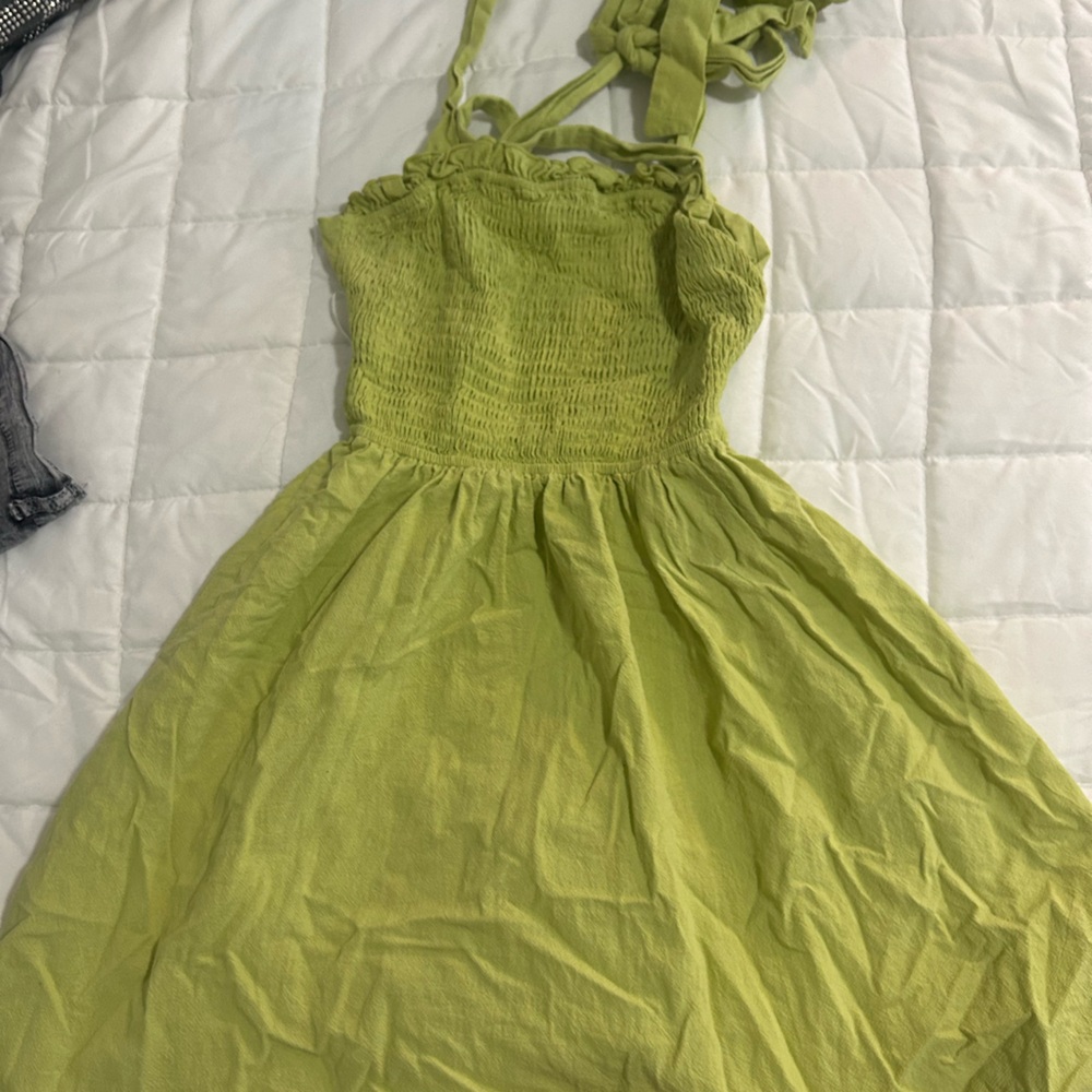 green dress
